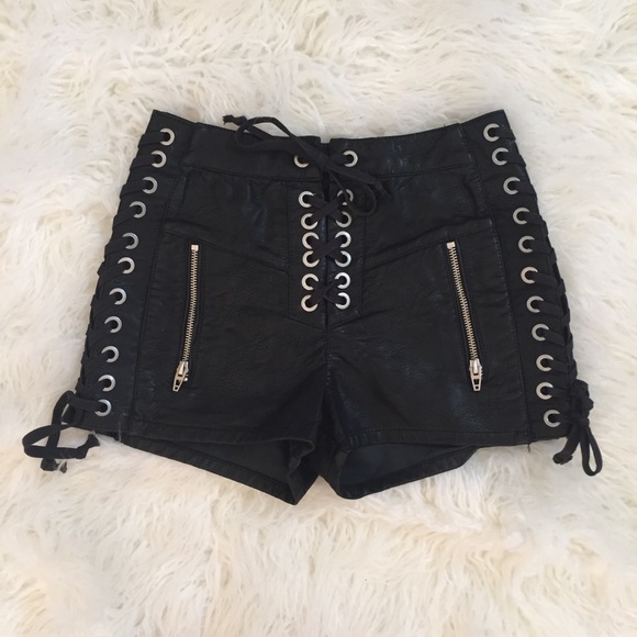 Blank NYC Pants - ✨BlankNYC✨ - Game On Short